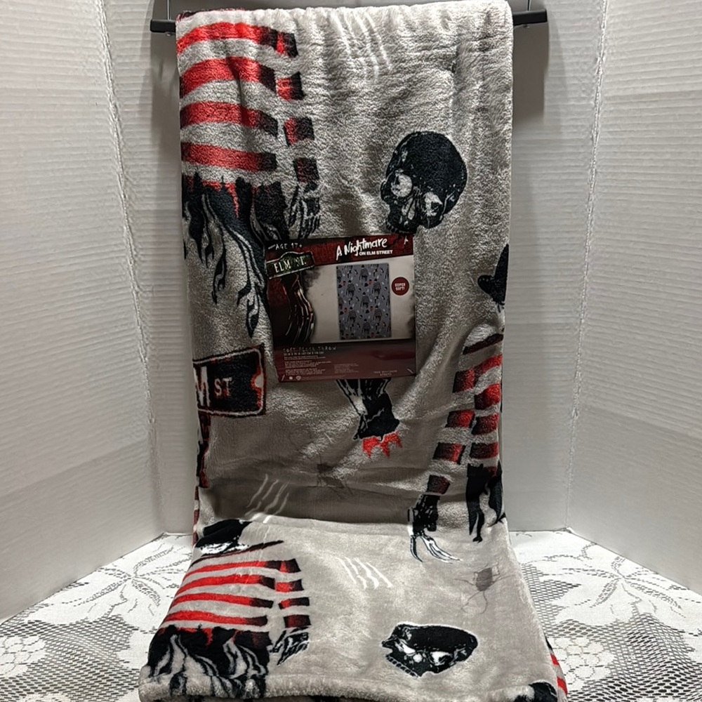 A Nightmare on Elm Street Gray Soft Plush Throw Blanket Freddy Kruger